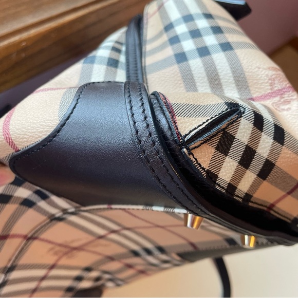 Burberry Haymarket Gladstone tote shoulder bag - Picture 10 of 16